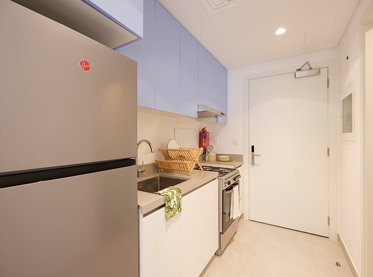 Twin-bed-with-kitchen-and-balcony-03